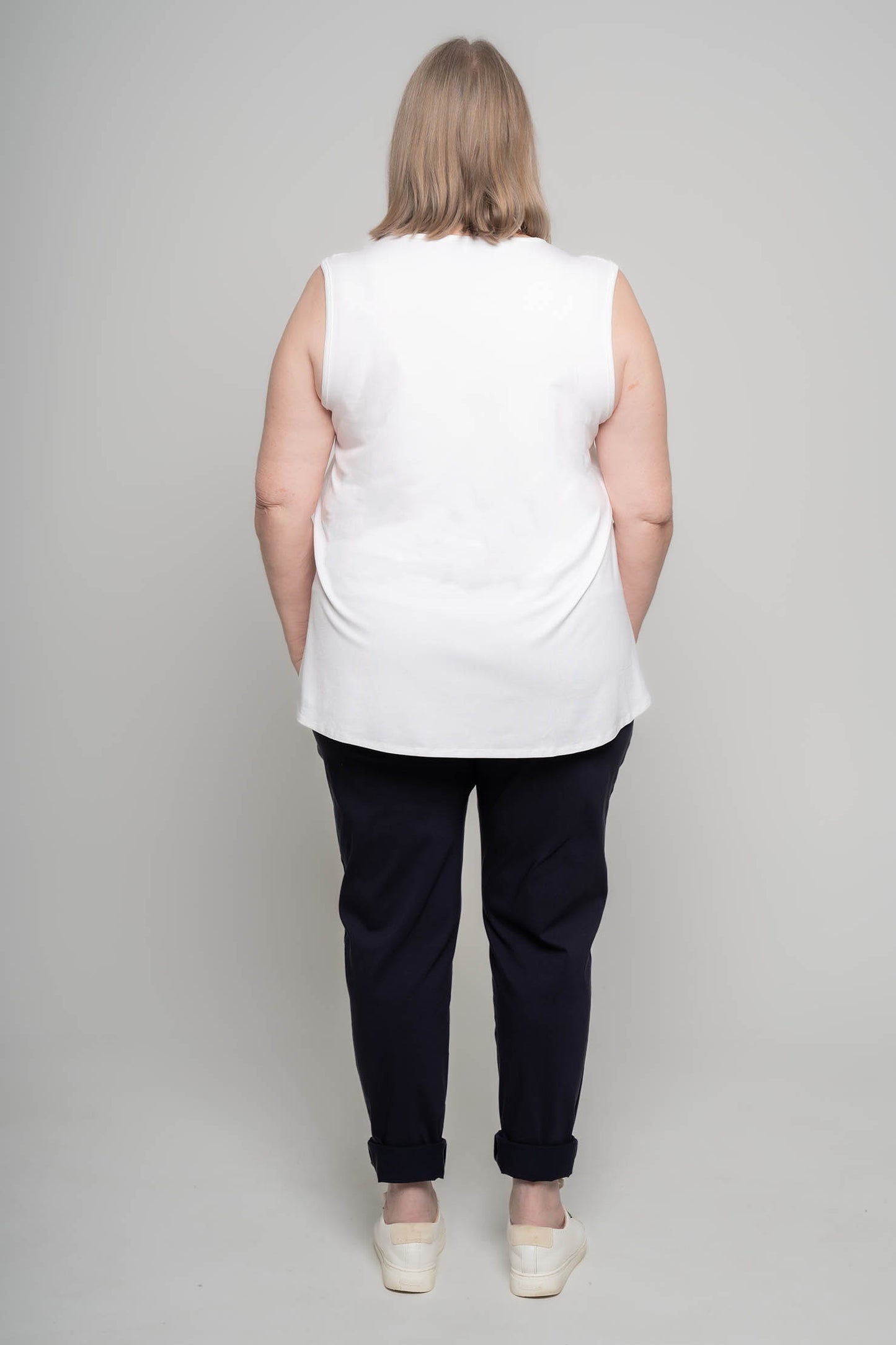 ALICIA V NECK TANK - Ivory
