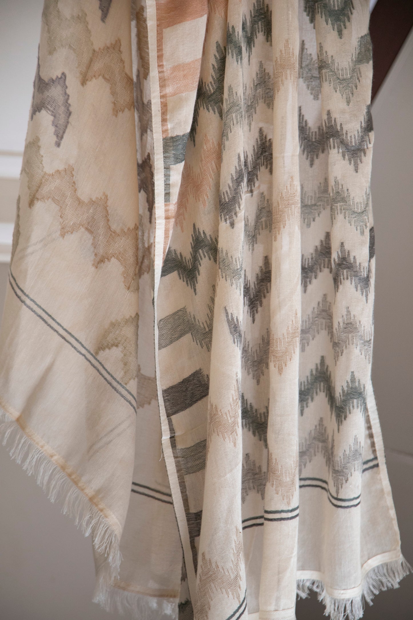 Pluto Scarf