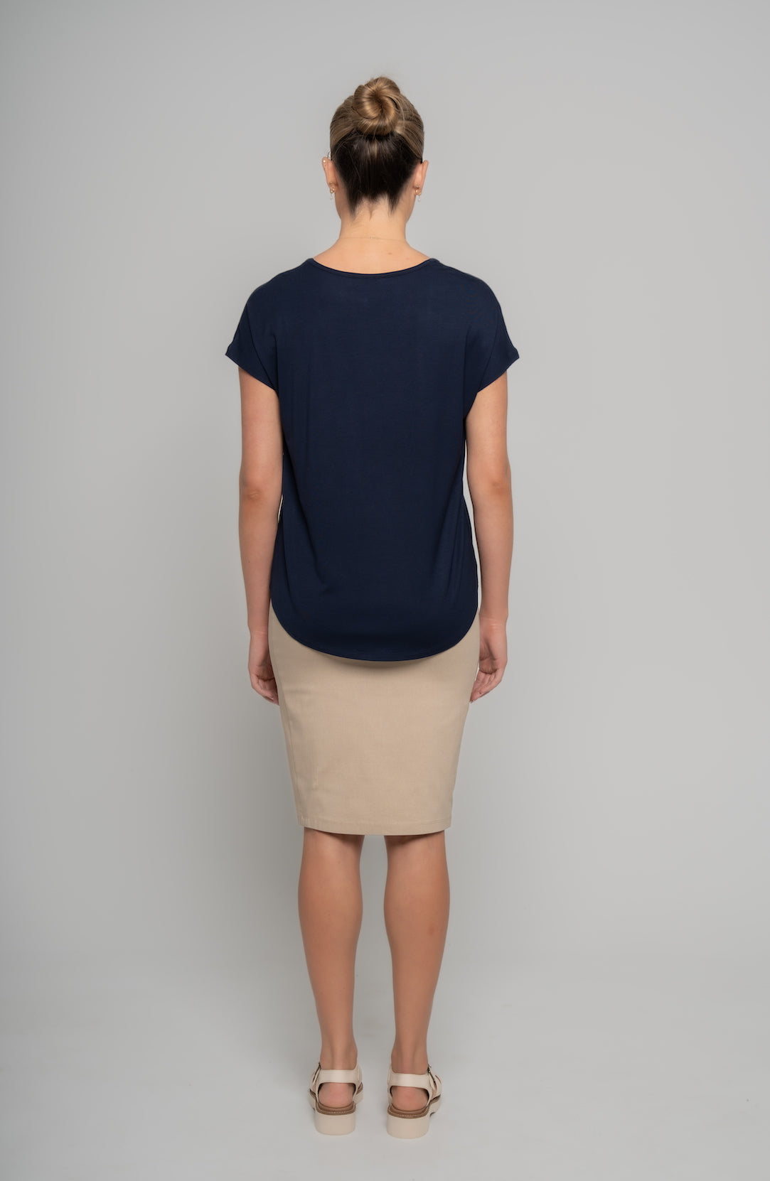 GOOD IDEA SCOOP NECK TEE - Navy